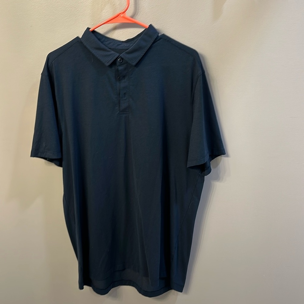 Navy blue men’s lululemon polo